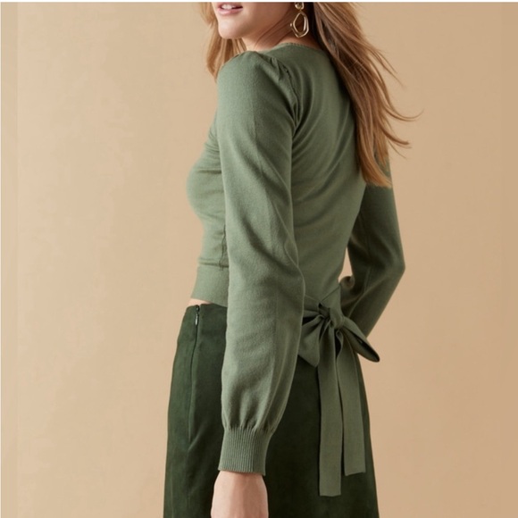 NWT Francesca’s Mi Ami Puff Sleeve Tie-Back Sweater in Sage - Picture 3 of 11